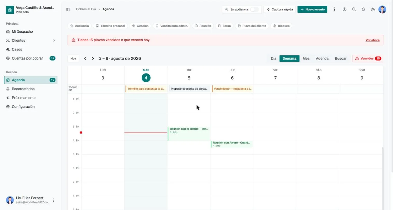 Vista semanal de la agenda con audiencias, términos procesales y el aviso de plazos vencidos